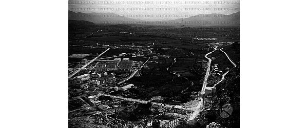 Cassino Veduta panoramica dall'alto della zona di Cassino dove sono  in corso di realizzazione cospicue opere di edilizia urbana e infrastrutturali. Le montagne campeggiano sullo sfondo