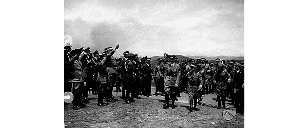 S.Marinella Esercitazione tattica a S.Marinella; arrivo di Hitler, del Re e dei generali dell'Esercito