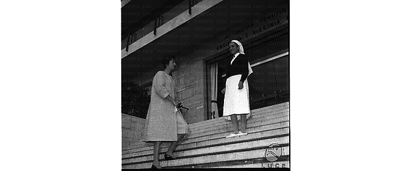 Marella Caracciolo Agnelli alla scuola per infermiere 'Edoardo e Virginia Agnelli' - campo medio