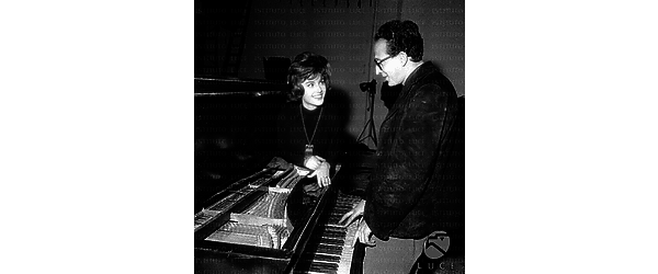 Gabriella Farinon e Vulpiani al pianoforte