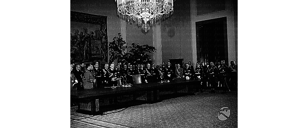 Berlino Il discorso del ministro Ribbentrop nel salone degli Ambasciatori al termine della firma del patto italo-tedesco alla presenza della delegazione italiana e di alte cariche del Reich