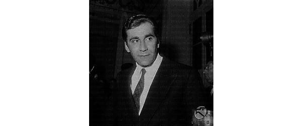 Alberto Lupo colto durante un cocktail