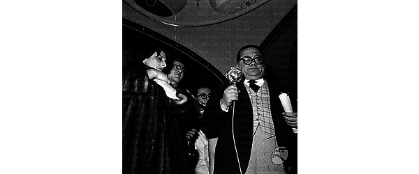 Aldo Fabrizi sul palco con Anna Magnani