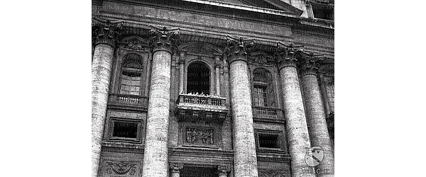 Roma Il papa benedice i fedeli